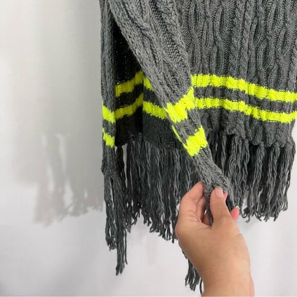 Steve Madden Womens Neon Stripe Fringe Knit Poncho Sweater OS Gray Fall Winter - Picture 7 of 9